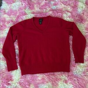 Halogen Red V-Neck Sweater Soft Knit 100%‎ cashmere